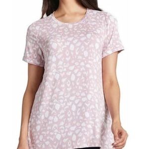 Ellen Tracy Women’s Blush Leopard Short Sleeve Tee. Size Large